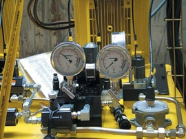 Enerpac G4088L hydraulic pressure gauge, 0-10,000 psi, lower mount